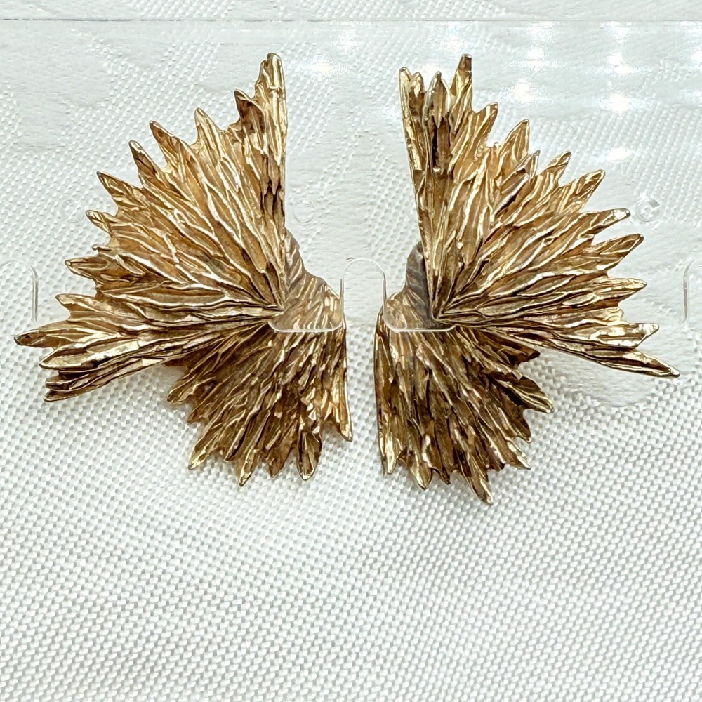 Vintage Ledo Gold Tone Ginkgo Leaf Clip-On Earrings w/ Front & Back Design